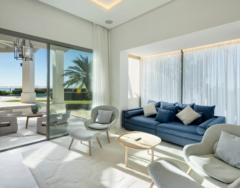 Villa for sale in Monte Halcones, Benahavis