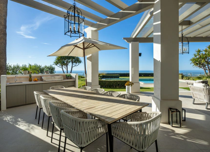 EXQUISITE VILLA WITH PANORAMIC SEA VIEWS IN MONTE HALCONES, BENAHAVÍS