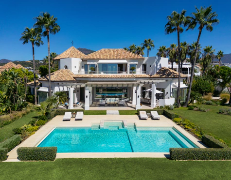 EXQUISITE VILLA WITH PANORAMIC SEA VIEWS IN MONTE HALCONES, BENAHAVÍS