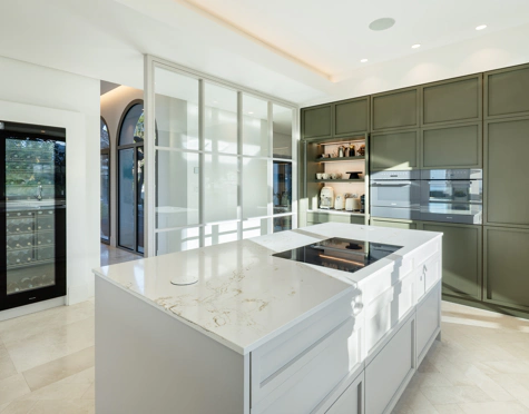 Villa for sale in Monte Halcones, Benahavis