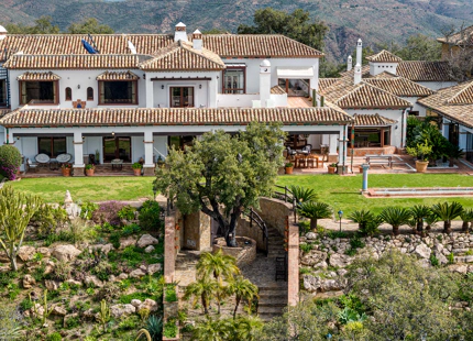 EXCEPTIONAL ANDALUSIAN FINCA FOR SALE IN MARBELLA EAST