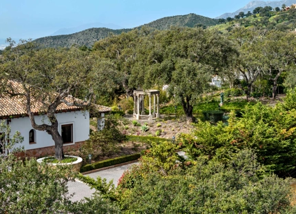 EXCEPTIONAL ANDALUSIAN FINCA FOR SALE IN MARBELLA EAST