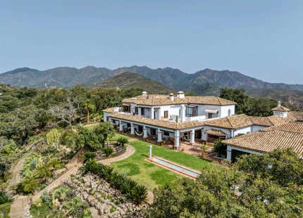 EXCEPTIONAL ANDALUSIAN FINCA FOR SALE IN MARBELLA EAST