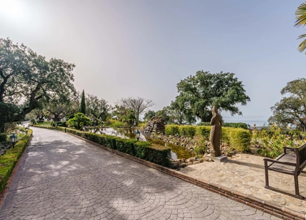 EXCEPTIONAL ANDALUSIAN FINCA FOR SALE IN MARBELLA EAST