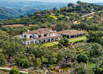 EXCEPTIONAL ANDALUSIAN FINCA FOR SALE IN MARBELLA EAST