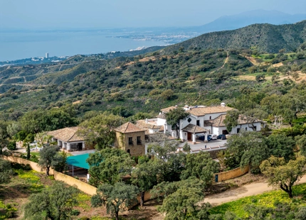 EXCEPTIONAL ANDALUSIAN FINCA FOR SALE IN MARBELLA EAST