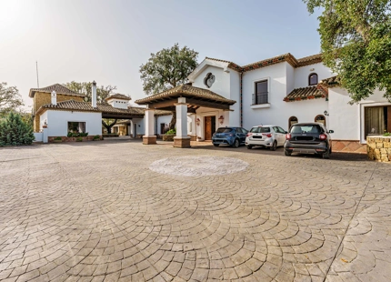 EXCEPTIONAL ANDALUSIAN FINCA FOR SALE IN MARBELLA EAST