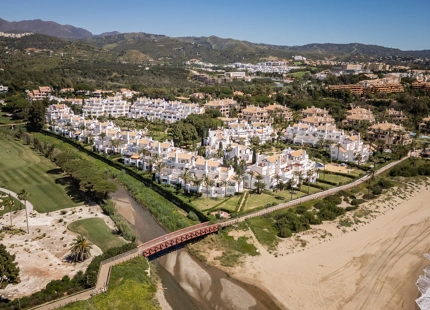ELEGANT BEACHFRONT APARTMENT FOR SALE IN LOS MONTEROS PALM BEACH