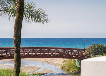 ELEGANT BEACHFRONT APARTMENT FOR SALE IN LOS MONTEROS PALM BEACH