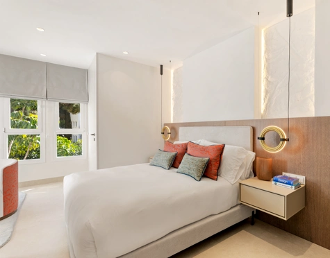 Apartment for sale in Los Monteros Palm Beach, Marbella Este