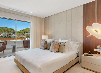 ELEGANT BEACHFRONT APARTMENT FOR SALE IN LOS MONTEROS PALM BEACH