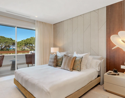 Apartment for sale in Los Monteros Palm Beach, Marbella Este