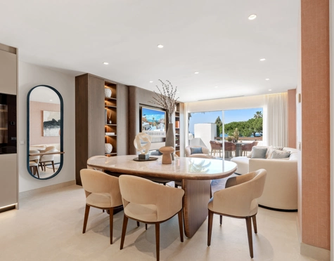Apartment for sale in Los Monteros Palm Beach, Marbella Este