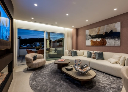 ELEGANT BEACHFRONT APARTMENT FOR SALE IN LOS MONTEROS PALM BEACH