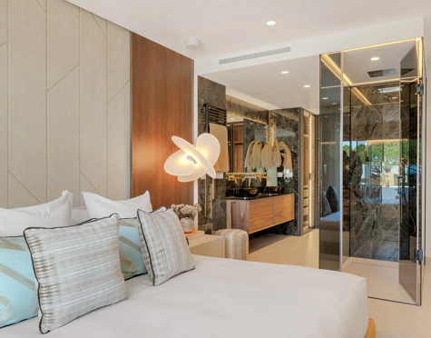Apartment for sale in Los Monteros Palm Beach, Marbella Este