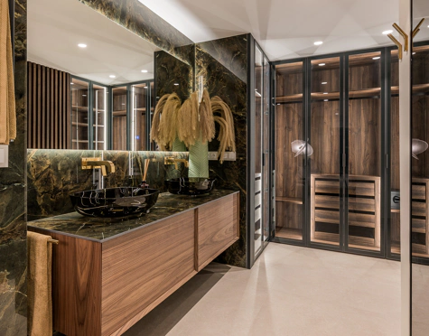 Apartment for sale in Los Monteros Palm Beach, Marbella Este