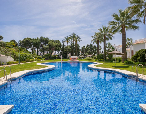 Apartment for sale in Los Monteros Palm Beach, Marbella Este