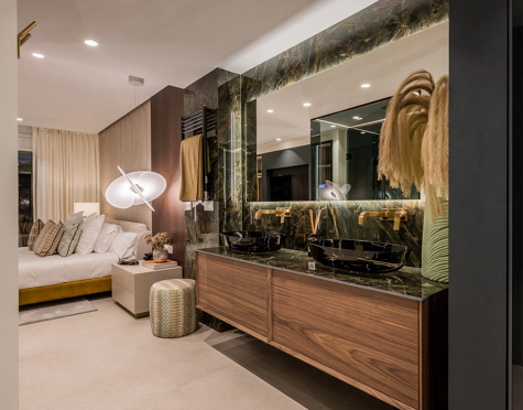 Apartment for sale in Los Monteros Palm Beach, Marbella Este