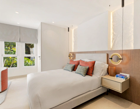 Apartment for sale in Los Monteros Palm Beach, Marbella Este