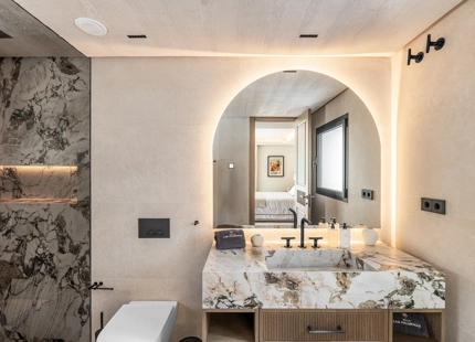 CONTEMPORARY VILLA WITH SPA, CINEMA AND GOLF VIEWS IN NUEVA ANDALUCÍA
