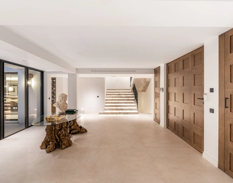 Villa en venta en Nueva Andalucia, Marbella