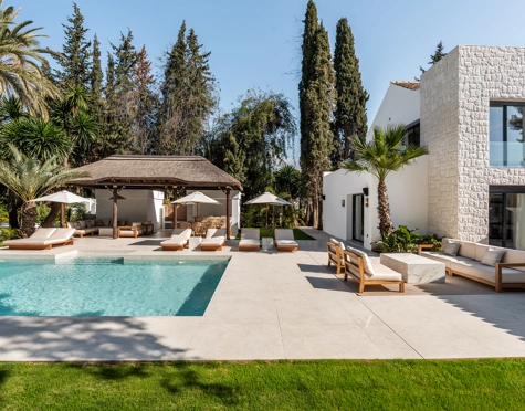Villa en venta en Nueva Andalucia, Marbella