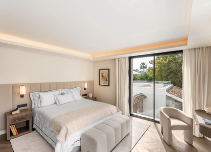 CONTEMPORARY VILLA WITH SPA, CINEMA AND GOLF VIEWS IN NUEVA ANDALUCÍA