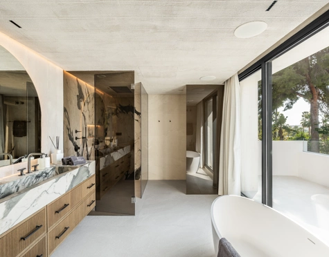 Villa en venta en Nueva Andalucia, Marbella