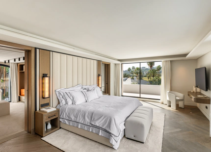 CONTEMPORARY VILLA WITH SPA, CINEMA AND GOLF VIEWS IN NUEVA ANDALUCÍA