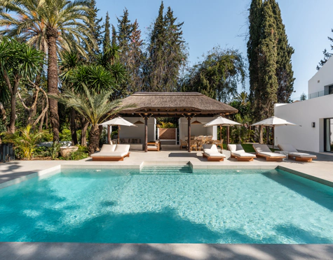 Villa en venta en Nueva Andalucia, Marbella