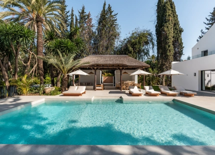 CONTEMPORARY VILLA WITH SPA, CINEMA AND GOLF VIEWS IN NUEVA ANDALUCÍA