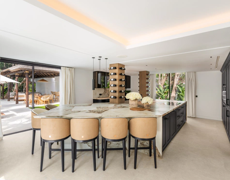 Villa en venta en Nueva Andalucia, Marbella