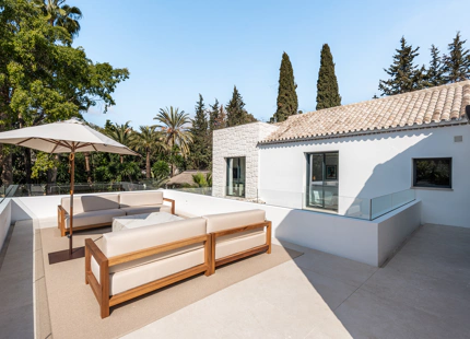 CONTEMPORARY VILLA WITH SPA, CINEMA AND GOLF VIEWS IN NUEVA ANDALUCÍA