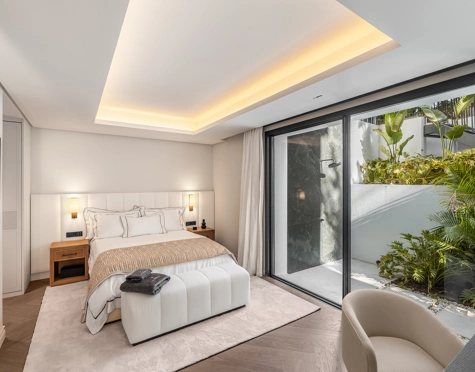 Villa en venta en Nueva Andalucia, Marbella
