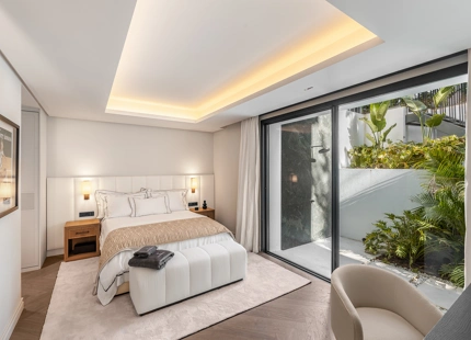 CONTEMPORARY VILLA WITH SPA, CINEMA AND GOLF VIEWS IN NUEVA ANDALUCÍA