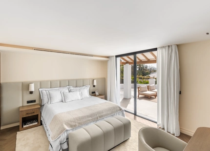 CONTEMPORARY VILLA WITH SPA, CINEMA AND GOLF VIEWS IN NUEVA ANDALUCÍA