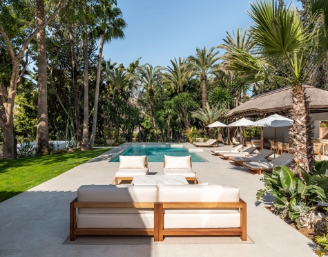 Villa en venta en Nueva Andalucia, Marbella