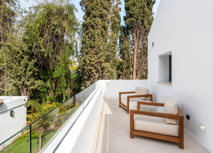CONTEMPORARY VILLA WITH SPA, CINEMA AND GOLF VIEWS IN NUEVA ANDALUCÍA