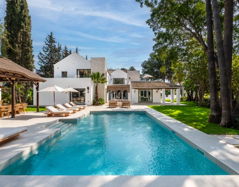 Villa en venta en Nueva Andalucia, Marbella