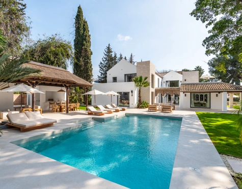 Villa en venta en Nueva Andalucia, Marbella