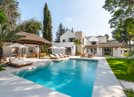 CONTEMPORARY VILLA WITH SPA, CINEMA AND GOLF VIEWS IN NUEVA ANDALUCÍA