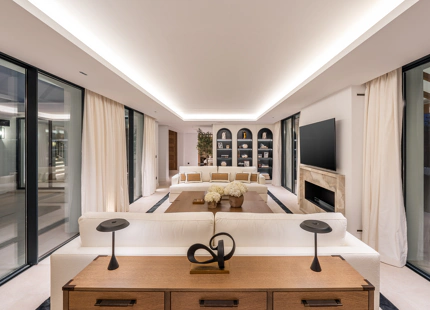 CONTEMPORARY VILLA WITH SPA, CINEMA AND GOLF VIEWS IN NUEVA ANDALUCÍA