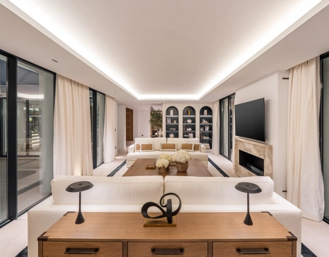 Villa en venta en Nueva Andalucia, Marbella