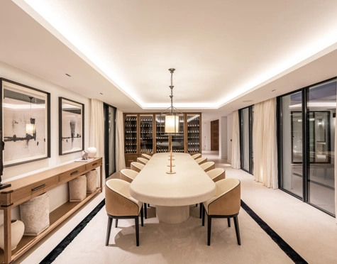 Villa en venta en Nueva Andalucia, Marbella