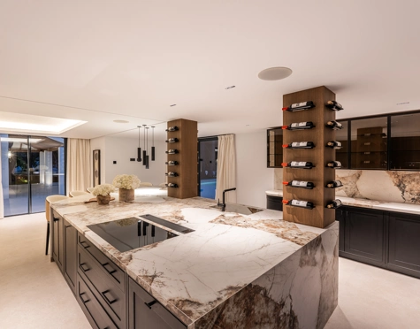 Villa en venta en Nueva Andalucia, Marbella