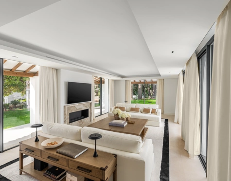 Villa en venta en Nueva Andalucia, Marbella