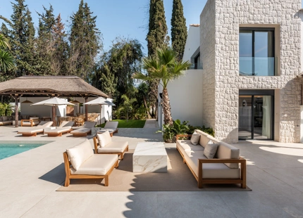 CONTEMPORARY VILLA WITH SPA, CINEMA AND GOLF VIEWS IN NUEVA ANDALUCÍA