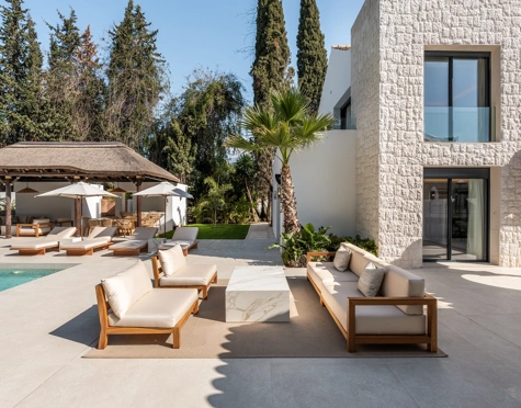 Villa en venta en Nueva Andalucia, Marbella