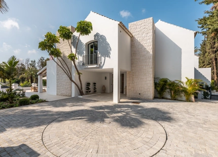 CONTEMPORARY VILLA WITH SPA, CINEMA AND GOLF VIEWS IN NUEVA ANDALUCÍA