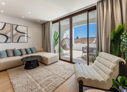 REFINED TOWNHOUSE WITH PANORAMIC SEA AND MOUNTAIN VIEWS IN LOS ARQUEROS